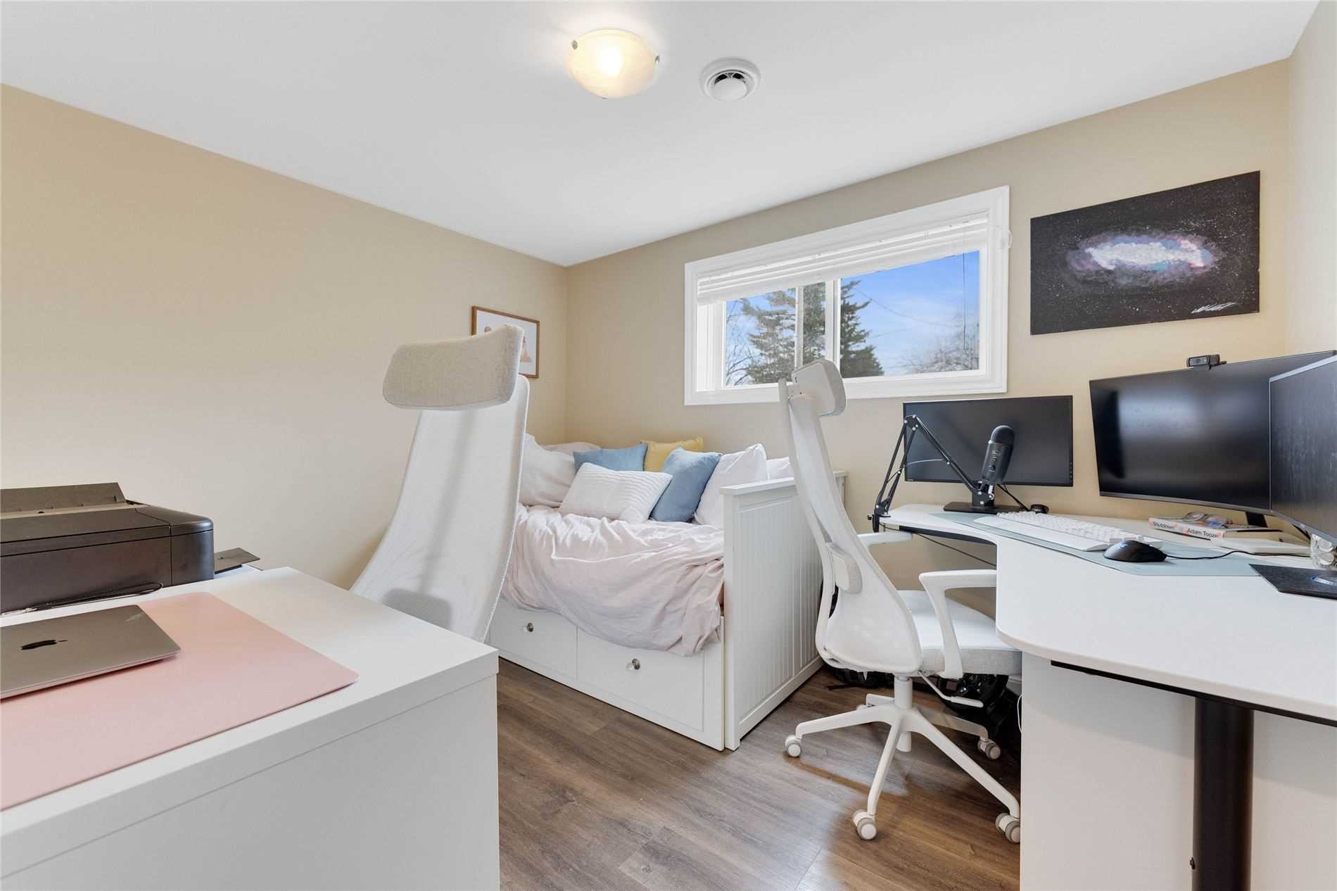 41 Simcoe, Lower
