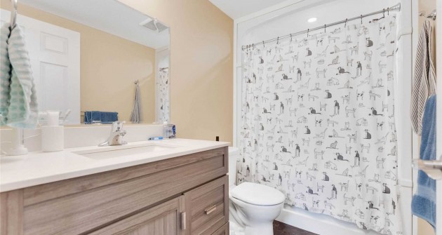41 Simcoe, Lower