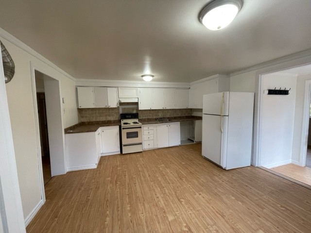 242 Mary St