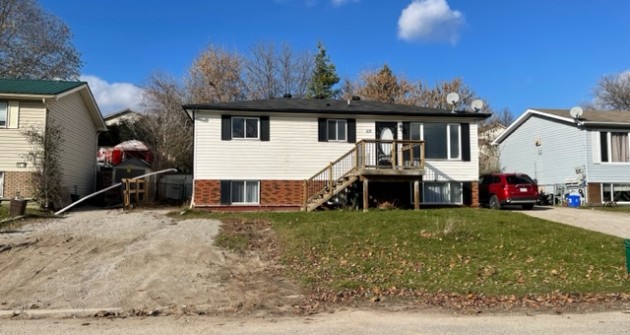 67 Cindy Lee, Upper