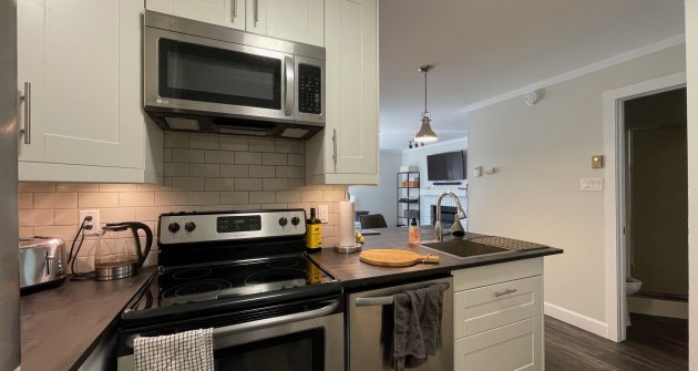 17 Dawson Dr, #33