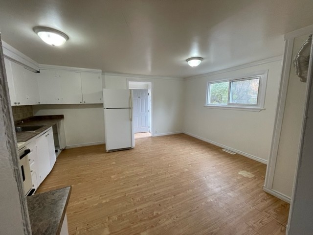 242 Mary St