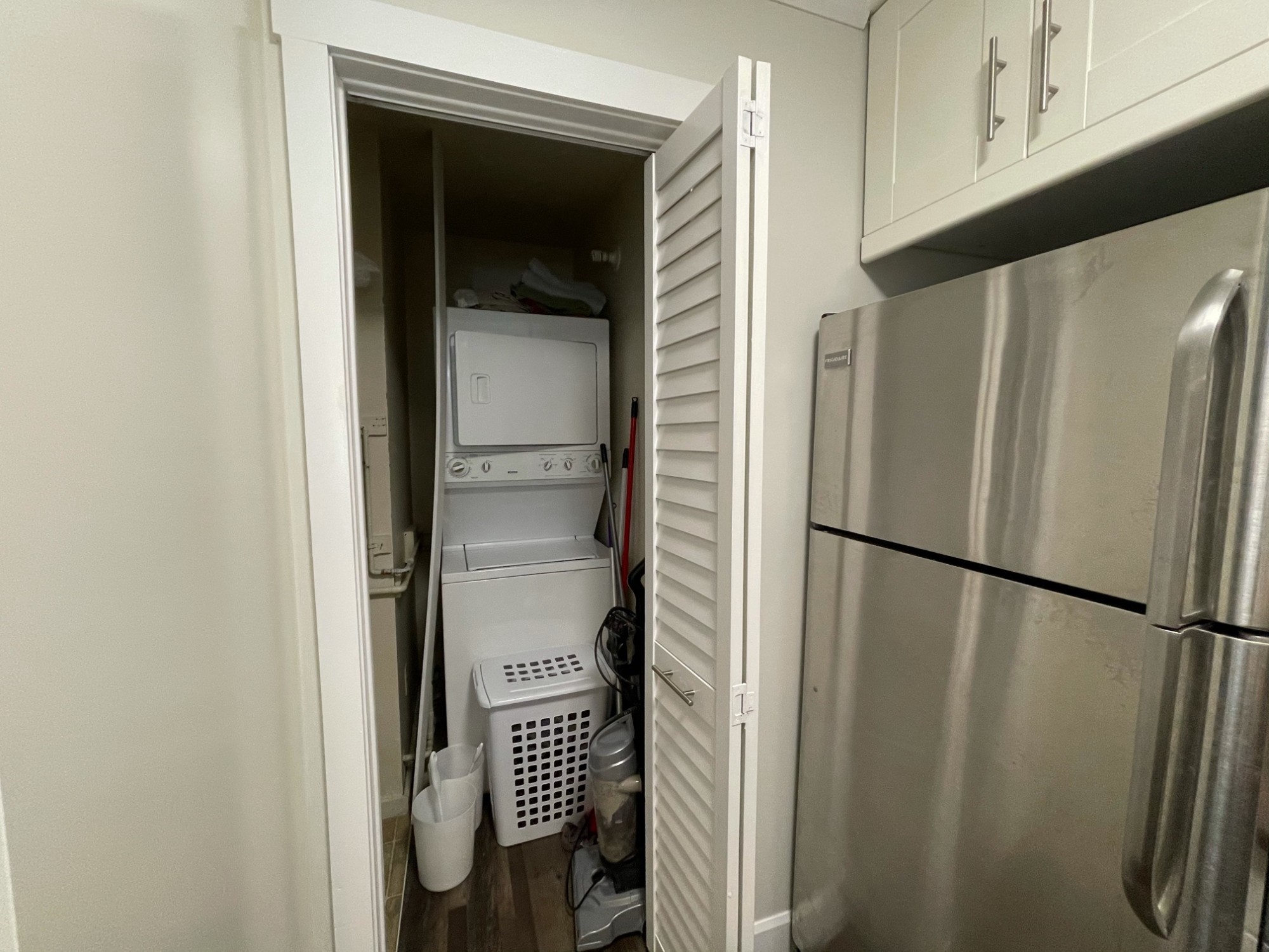17 Dawson Dr, #33