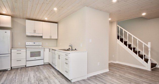 246 Mississauga St W