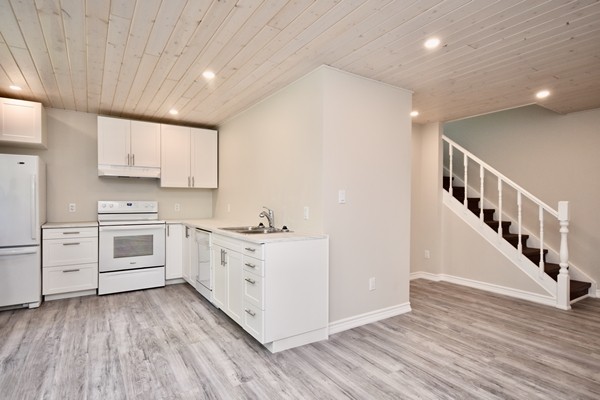 246 Mississauga St W