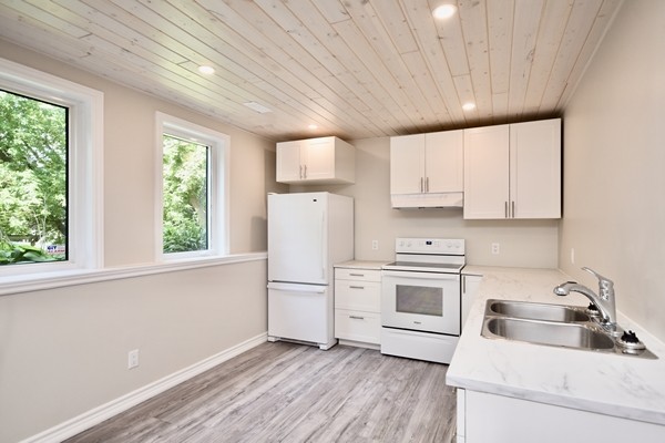 246 Mississauga St W